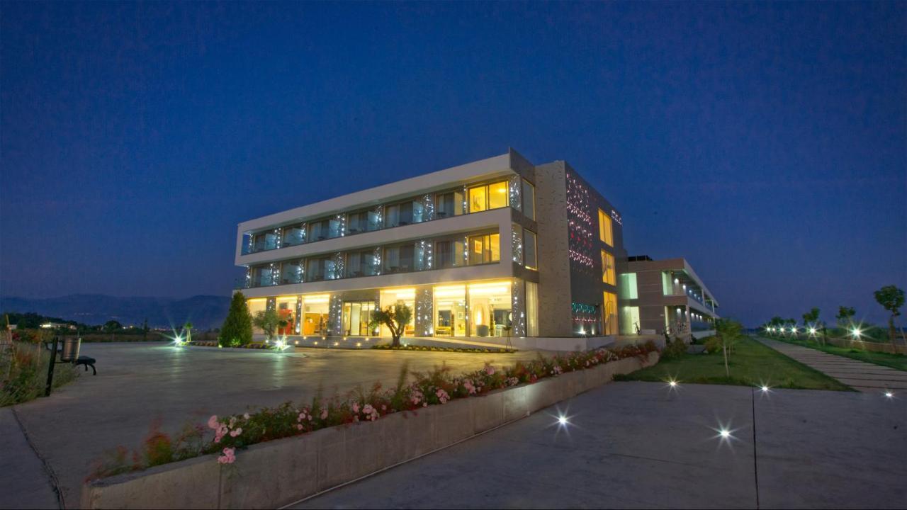 Buca Beachclub Resort (Adults Only) Месіні Екстер'єр фото