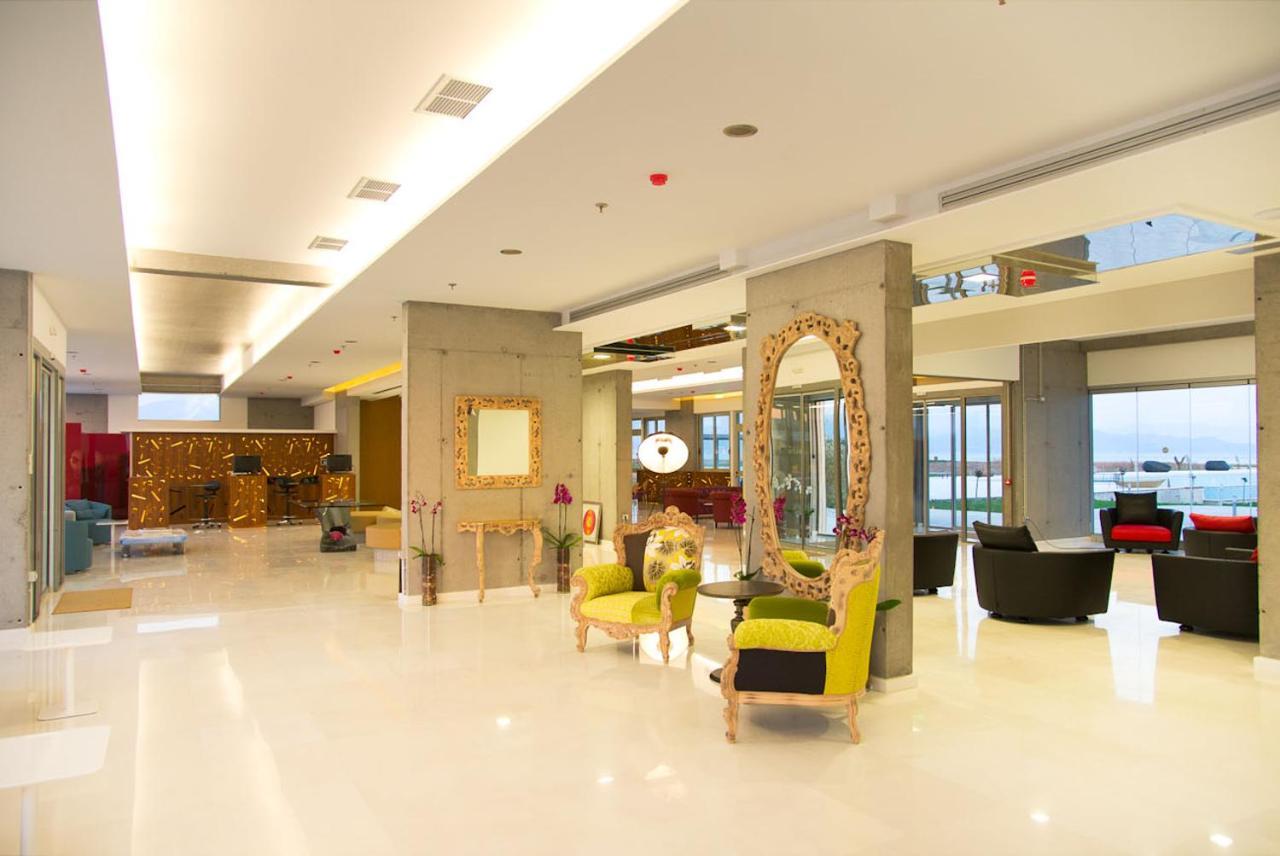 Buca Beachclub Resort (Adults Only) Месіні Екстер'єр фото